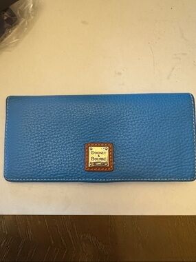 Dooney & Bourke Blue Pebble Leather Continental Wallet W/ Logo Plaque EUC